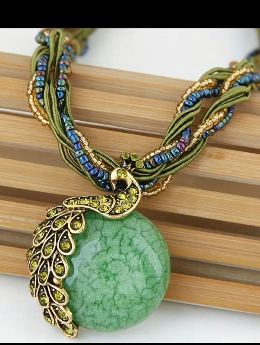 Bohemian Peacock Woven Green Cracked Stone Pendant Necklace